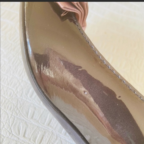 Lanvin metallic deep brown patent pump with bow - Picture 5 of 6